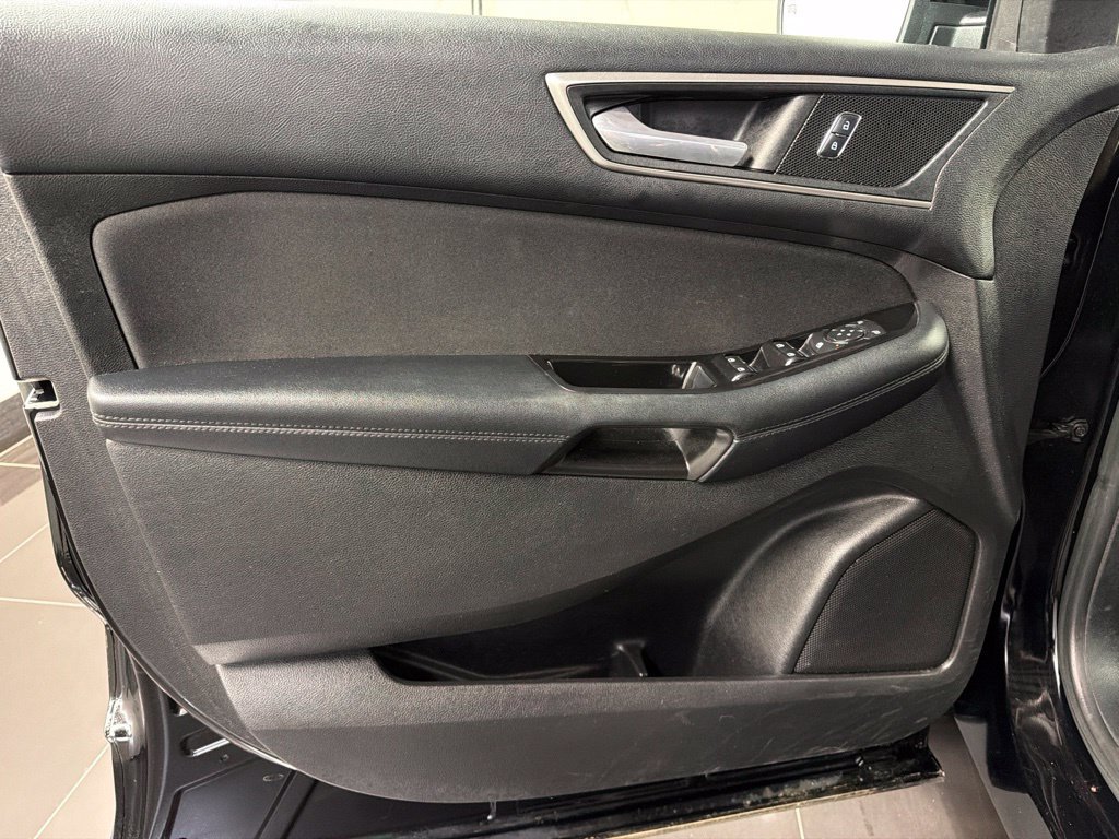 Certified 2017 Ford Edge SEL w/ Class II Trailer Tow Package AWD/4WD image 27
