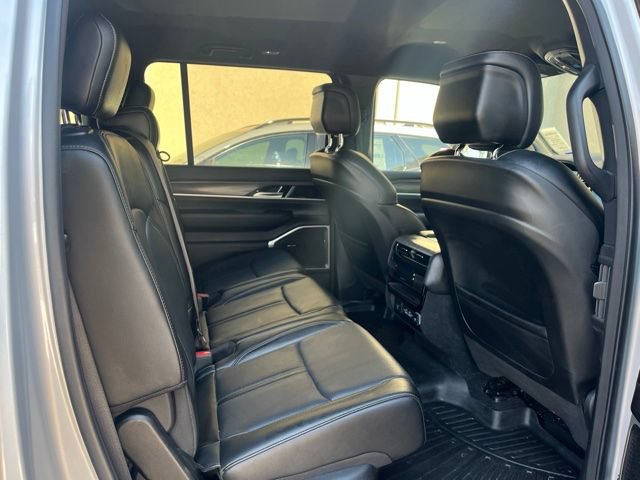 Used 2024 Jeep Wagoneer Series II w/ Advanced All Terrain Group AWD/4WD image 16
