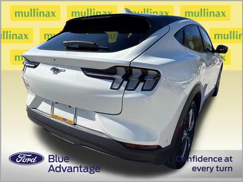 Certified 2022 Ford Mustang Mach-E Select w/ Comfort/Technology Package image 3