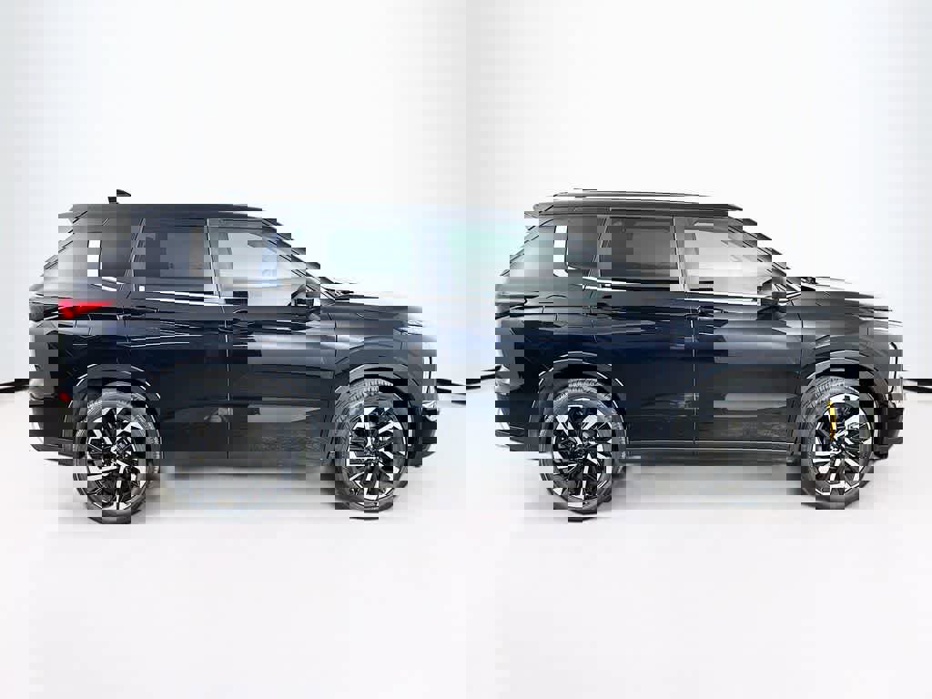 Used 2024 Mitsubishi Outlander SE image 26