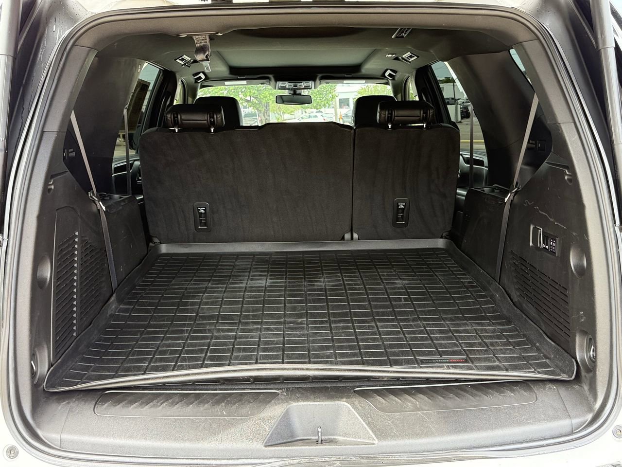 Used 2022 Chevrolet Tahoe LT w/ Luxury Package image 31