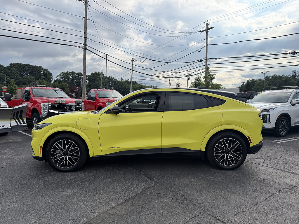 Certified 2025 Ford Mustang Mach-E Premium AWD/4WD image 4