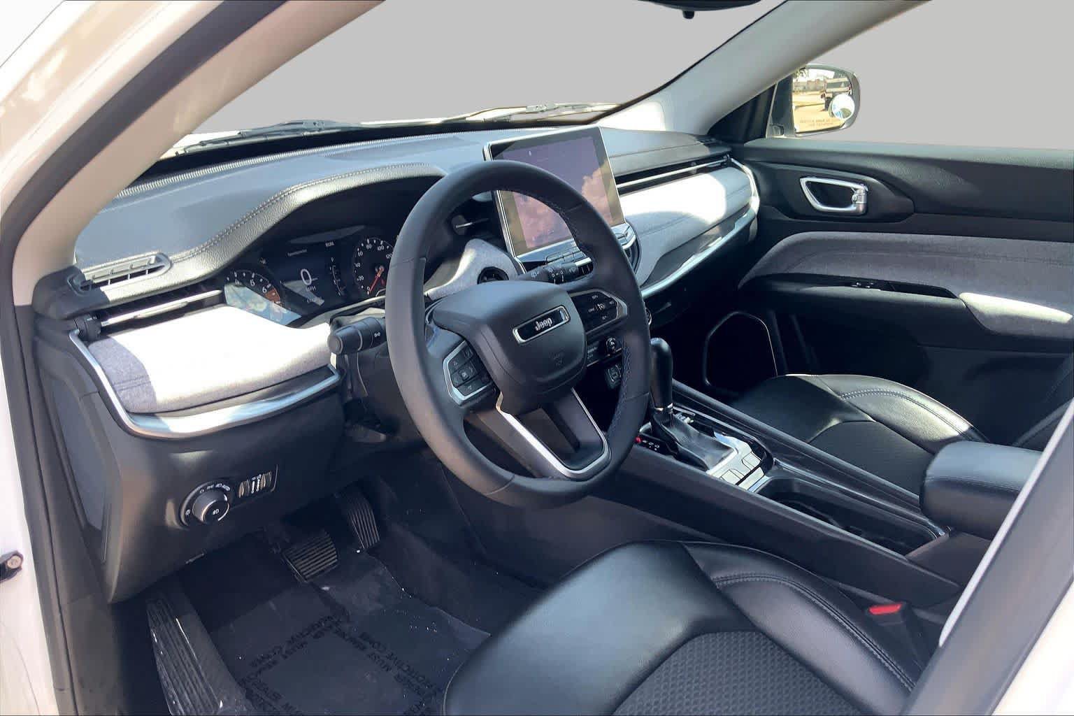 Used 2022 Jeep Compass Latitude FWD image 18