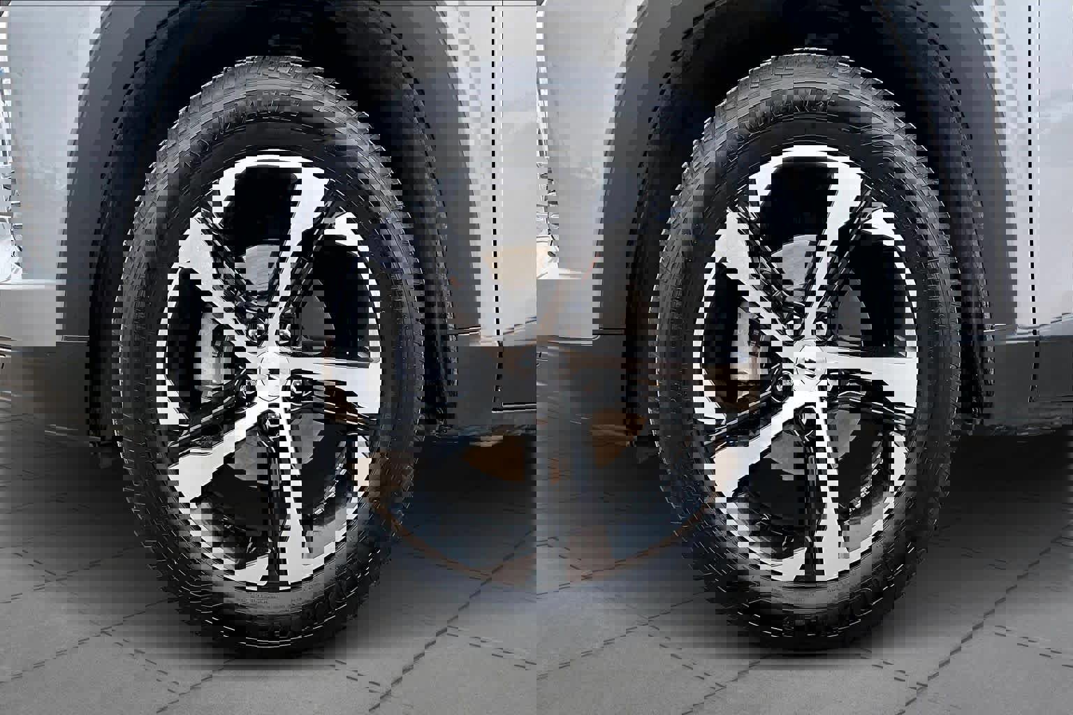 Used 2025 Chevrolet Trax RS w/ Driver Confidence Package image 13