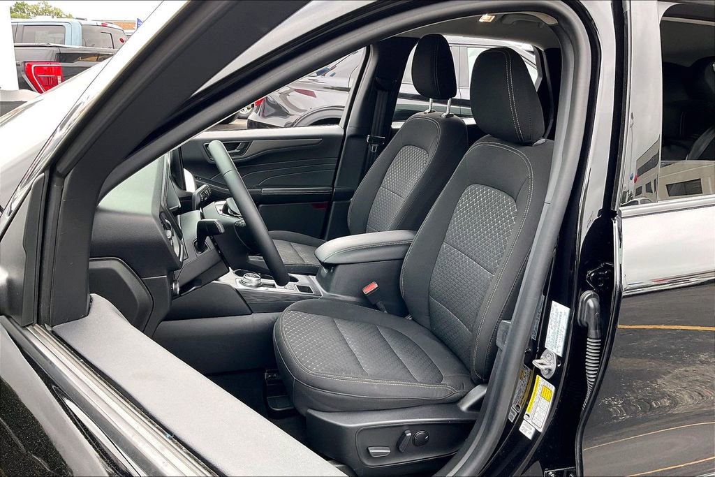 Certified 2023 Ford Escape Active w/ Tech Pack #1 AWD/4WD image 23