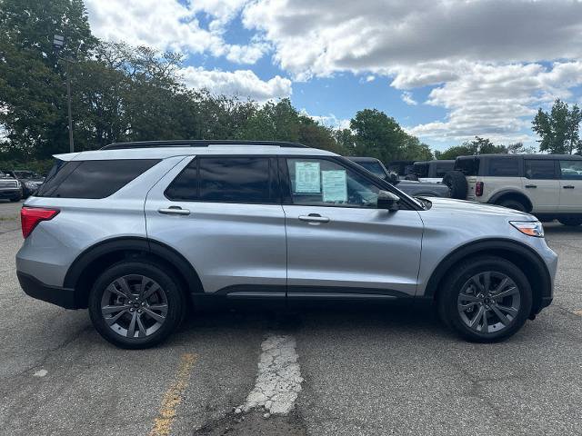 Certified 2023 Ford Explorer XLT w/ Equipment Group 202A AWD/4WD image 4