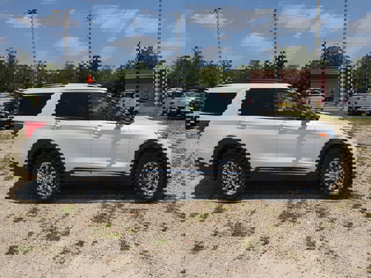 Certified 2023 Ford Explorer XLT w/ Equipment Group 202A image 6