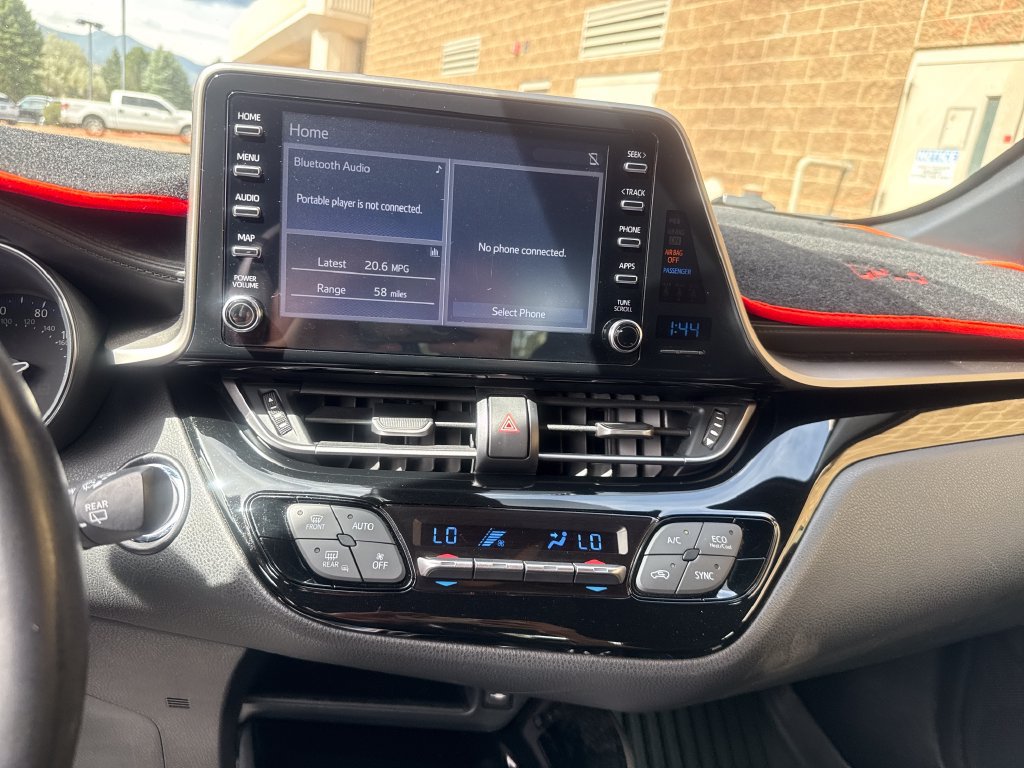 Used 2019 Toyota C-HR XLE FWD image 17