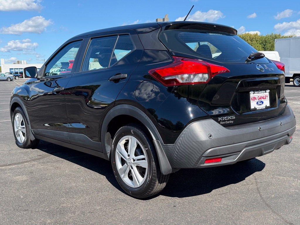 Used 2020 Nissan Kicks S FWD image 13