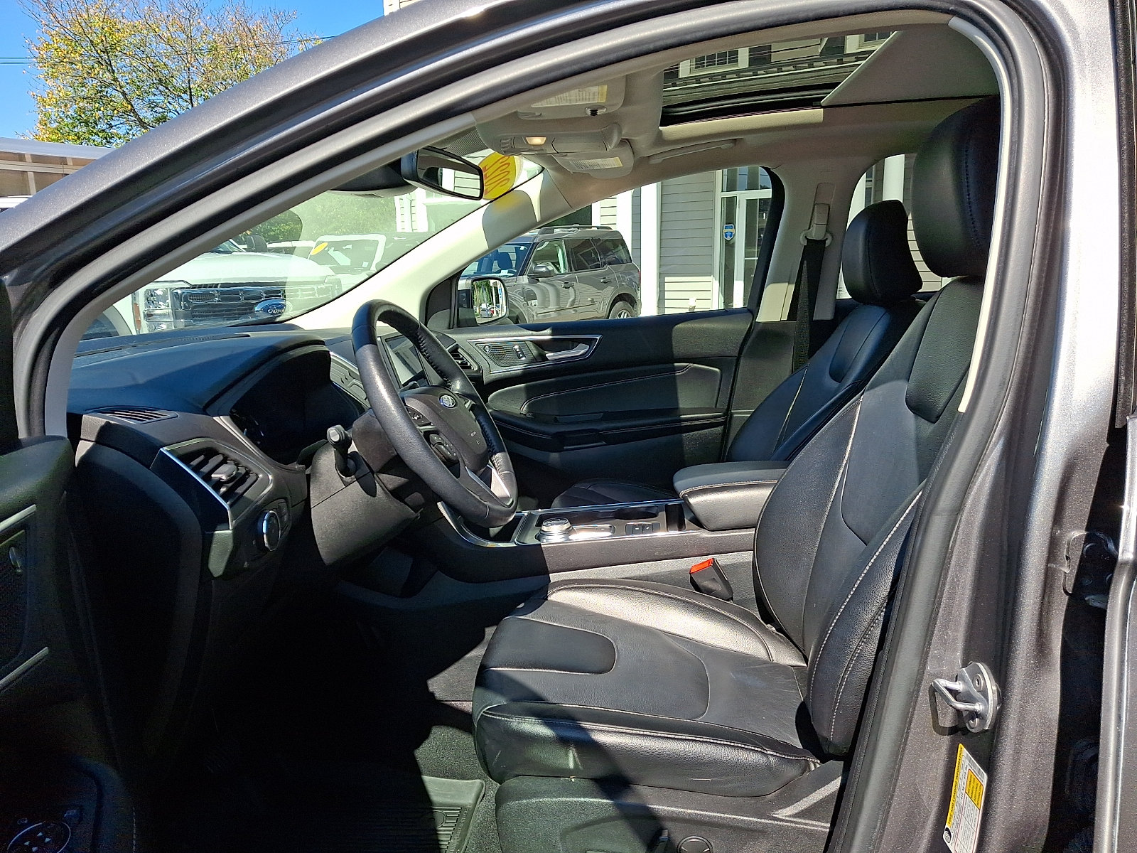 Certified 2022 Ford Edge Titanium AWD/4WD image 14