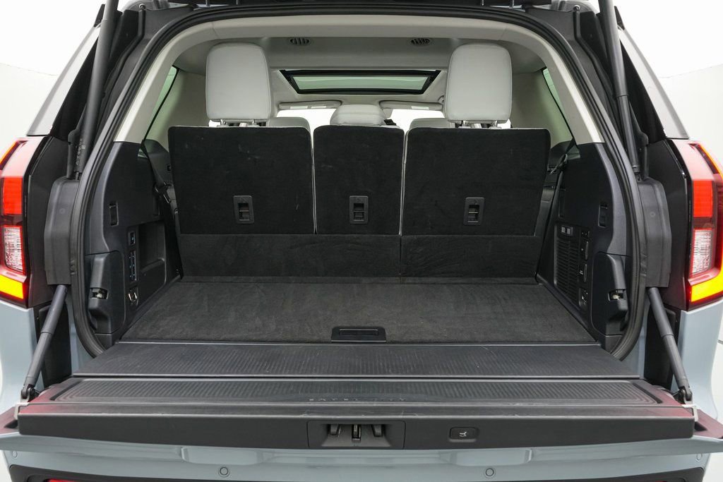 Certified 2025 Ford Expedition Platinum image 26