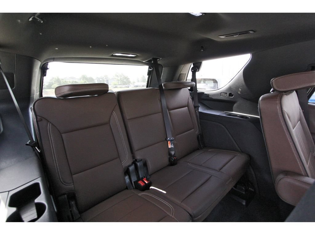 Used 2025 Chevrolet Tahoe High Country w/ Sun And Tow Package RWD image 11