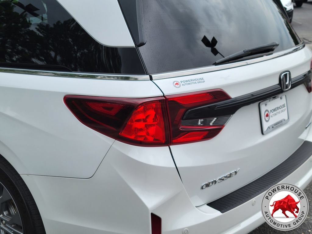 Used 2025 Honda Odyssey Touring image 12