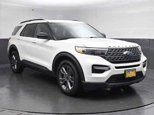 Certified 2024 Ford Explorer XLT w/ Equipment Group 202A