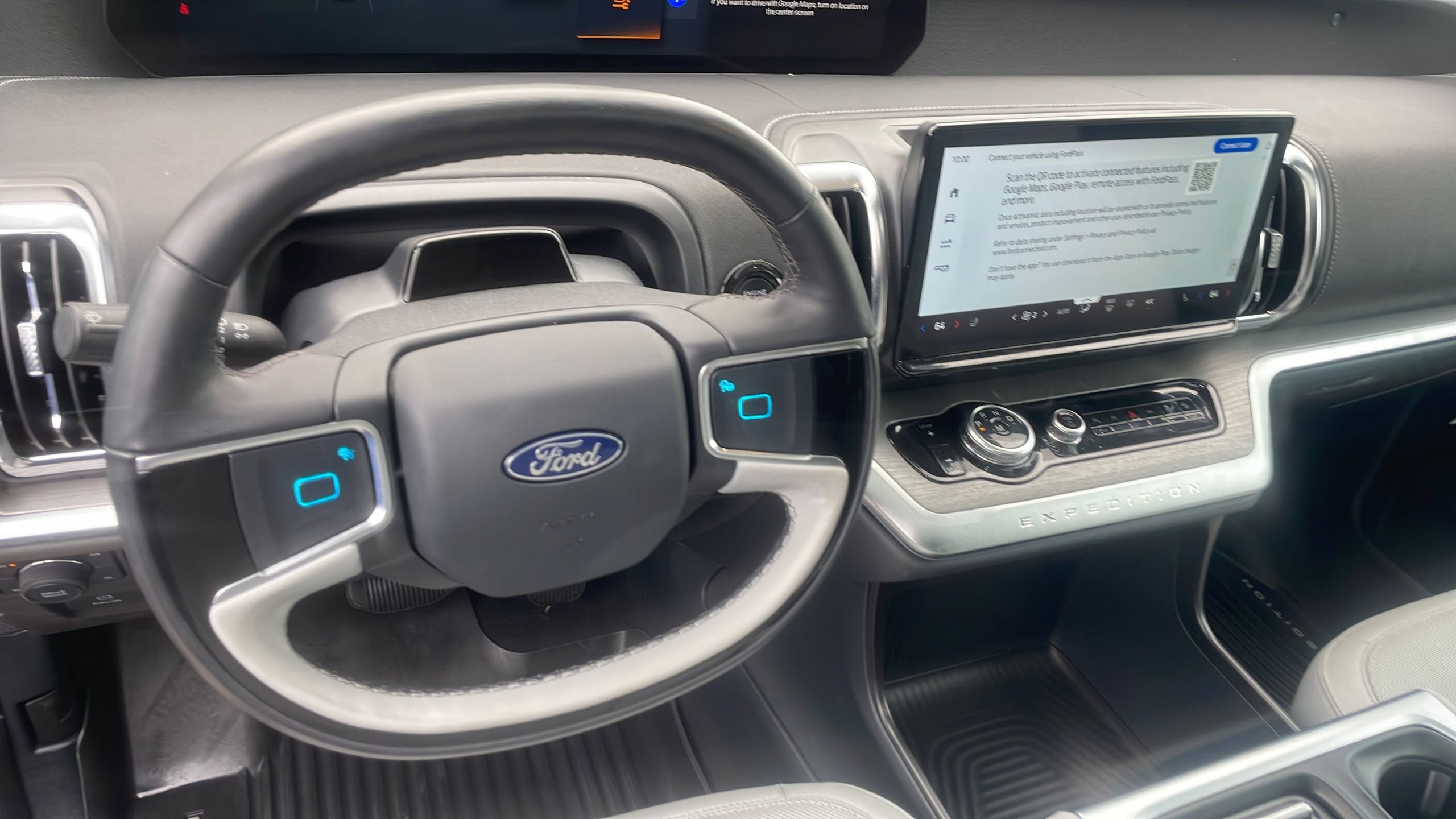 Certified 2025 Ford Expedition Max Platinum w/ Driver's Package AWD/4WD image 18