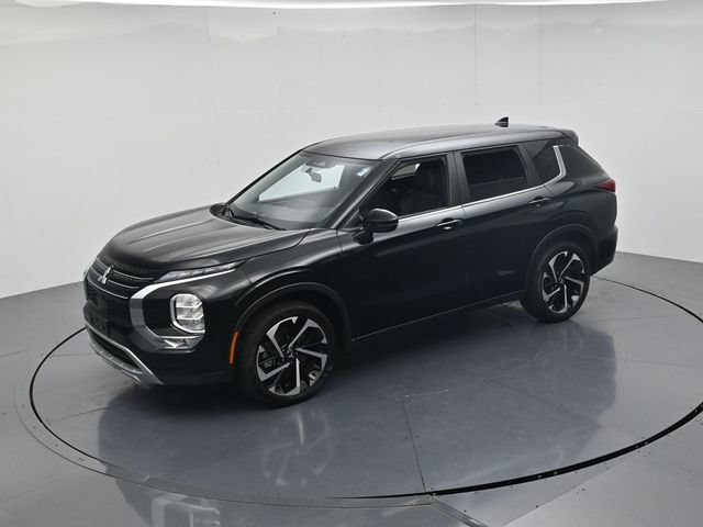 Used 2024 Mitsubishi Outlander SE AWD/4WD image 47