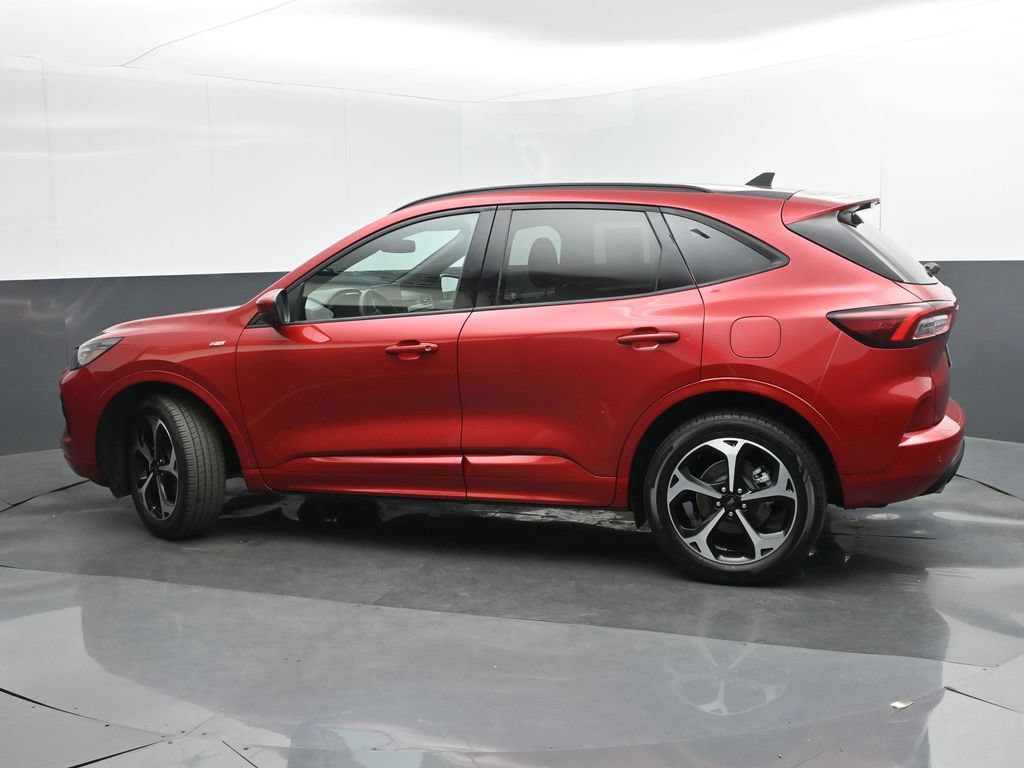Certified 2023 Ford Escape ST-Line Elite AWD/4WD image 28