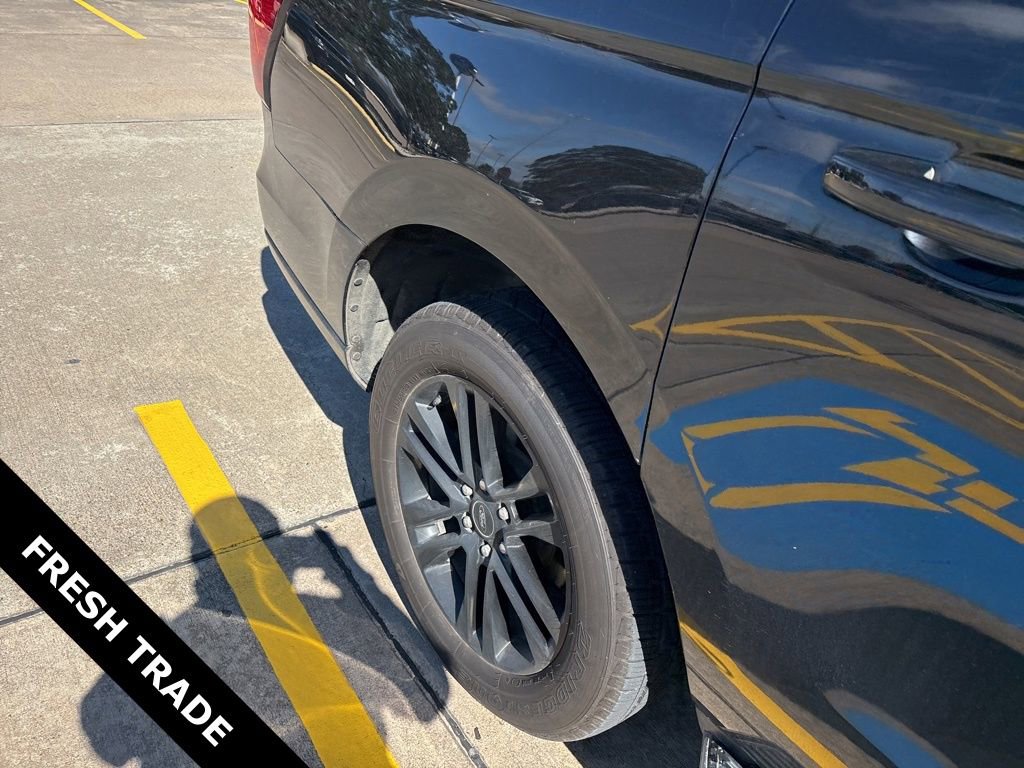 Certified 2022 Ford Expedition Max XLT image 9