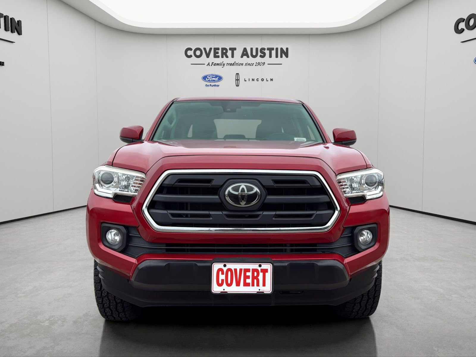 Used 2019 Toyota Tacoma SR5 AWD/4WD image 8