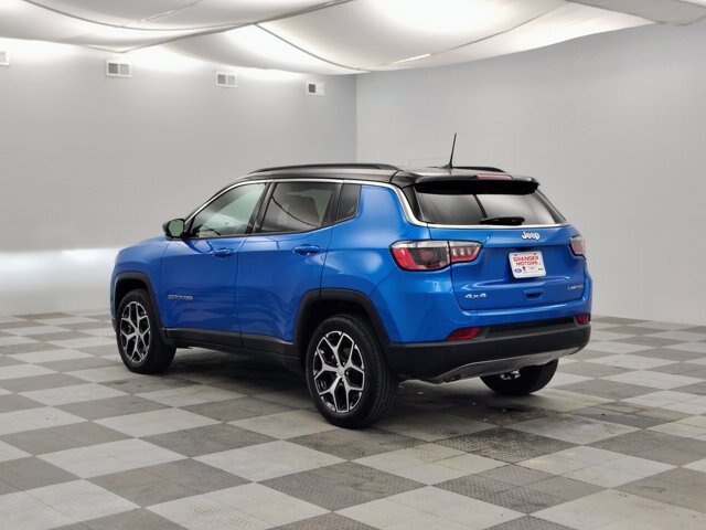 Used 2024 Jeep Compass Limited AWD/4WD image 6
