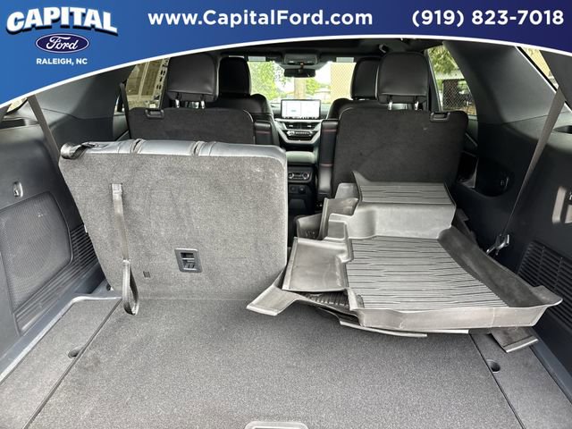 Certified 2025 Ford Explorer ST-Line w/ Premium Package AWD/4WD image 16