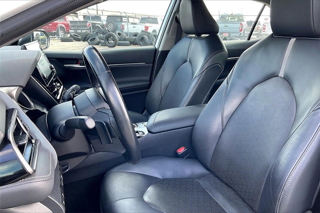 Used 2024 Toyota Camry XSE image 18