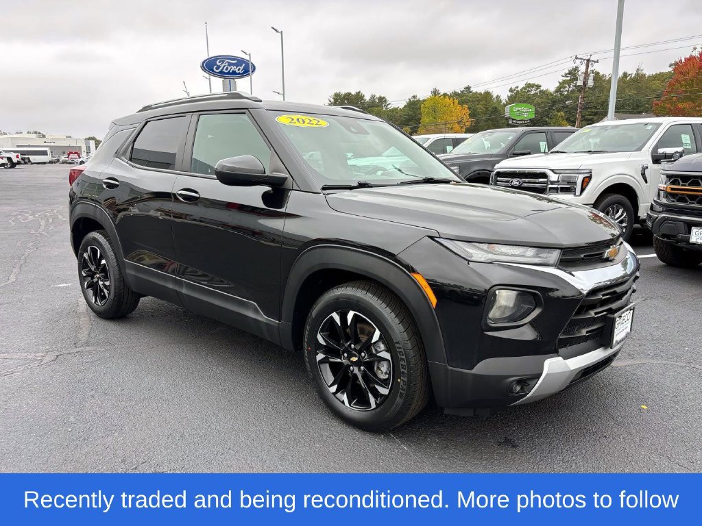 Used 2022 Chevrolet TrailBlazer LT FWD image 1