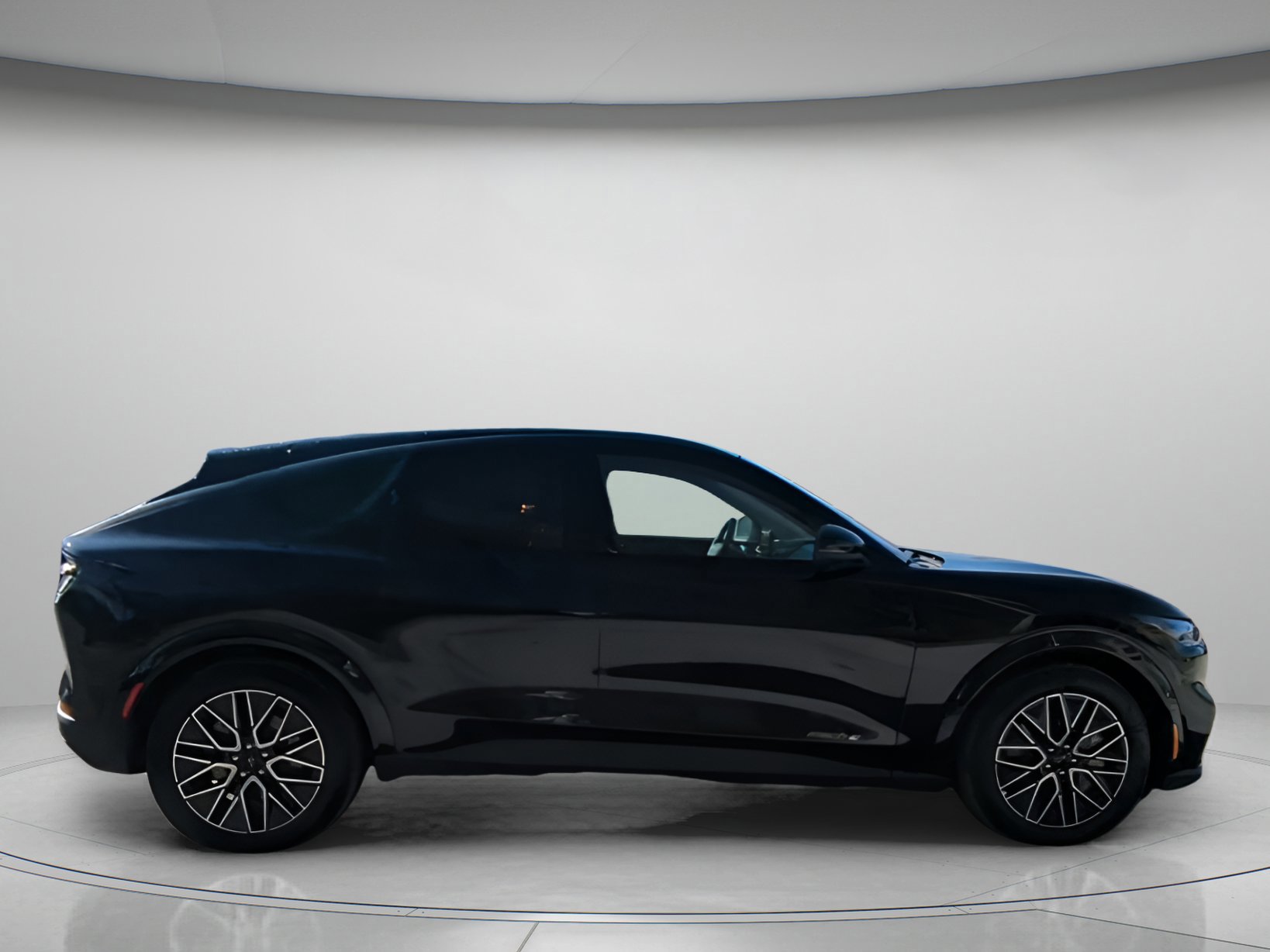 Certified 2025 Ford Mustang Mach-E Premium image 24