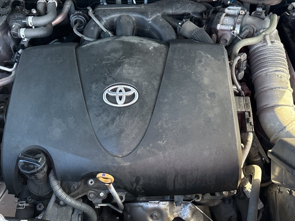 Used 2021 Toyota Highlander XLE AWD/4WD image 4