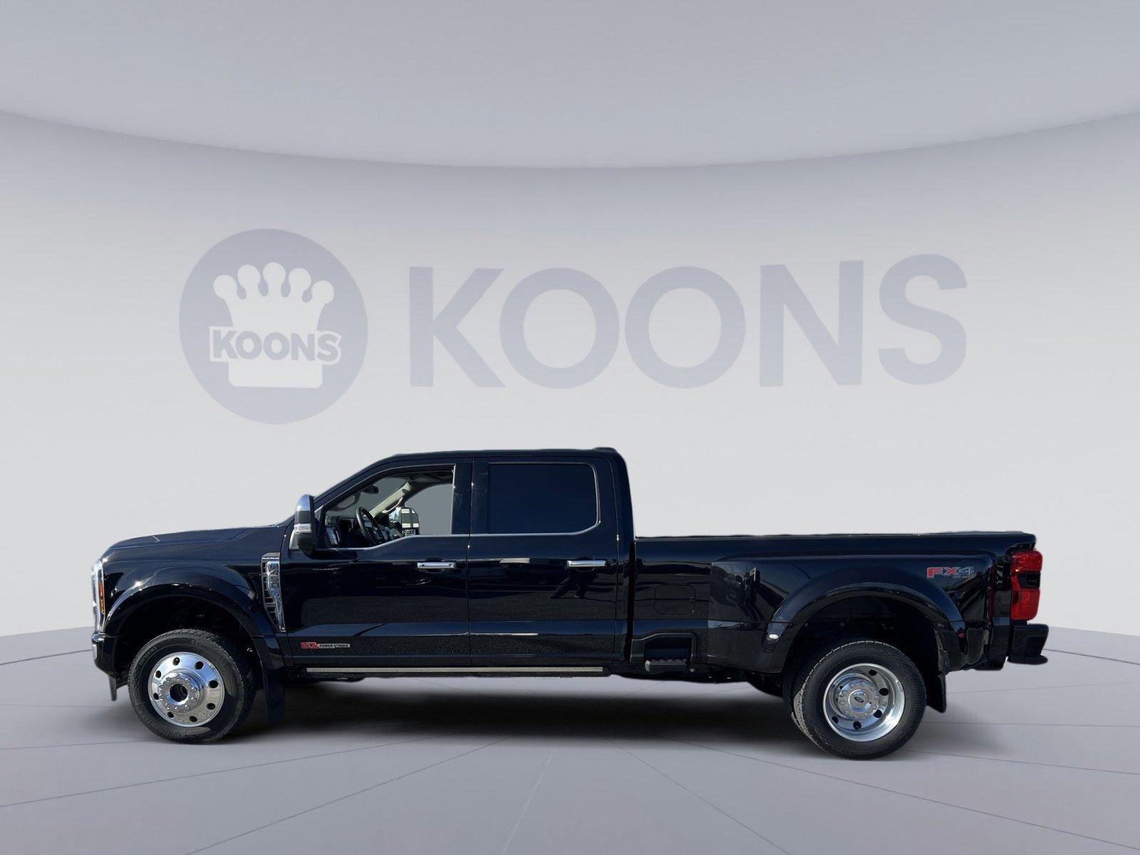 Certified 2025 Ford F450 Platinum w/ Platinum Plus Package image 6