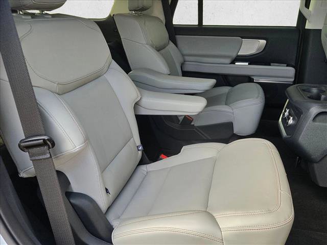 Certified 2025 Ford Expedition Active image 21