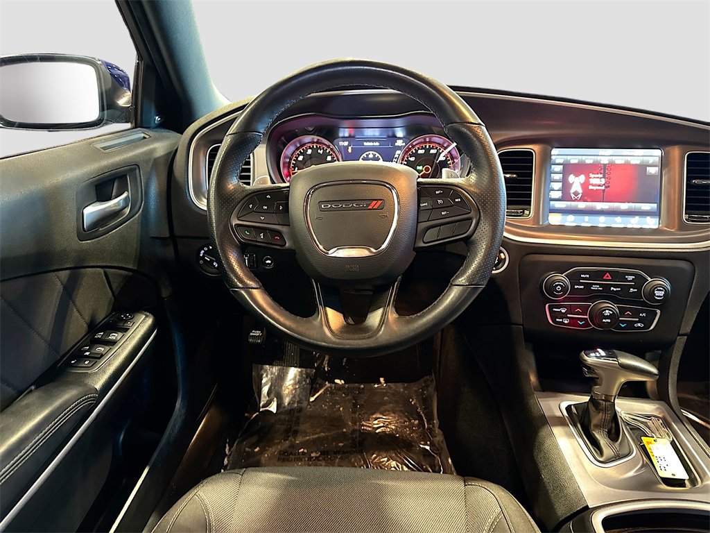 Used 2022 Dodge Charger SXT w/ Driver Convenience Group image 18