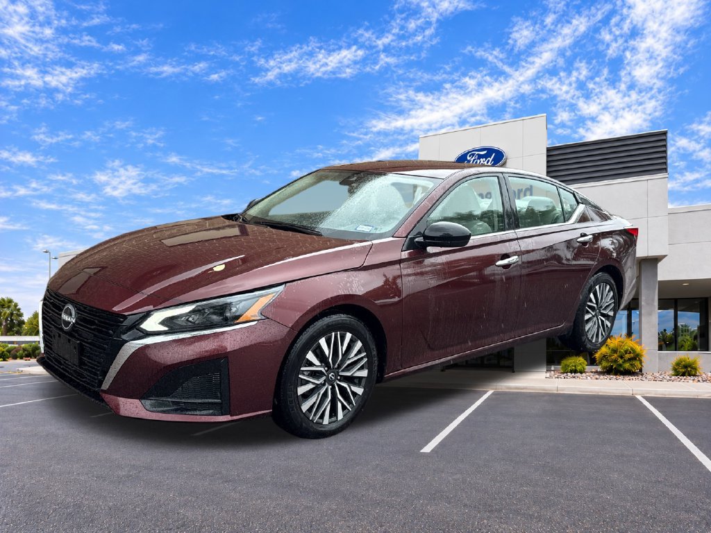 Used 2025 Nissan Altima 2.5 SV FWD image 4