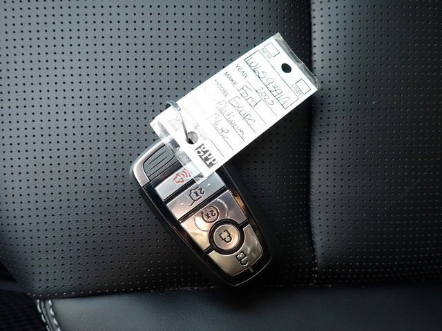 Certified 2023 Ford Escape Platinum image 30