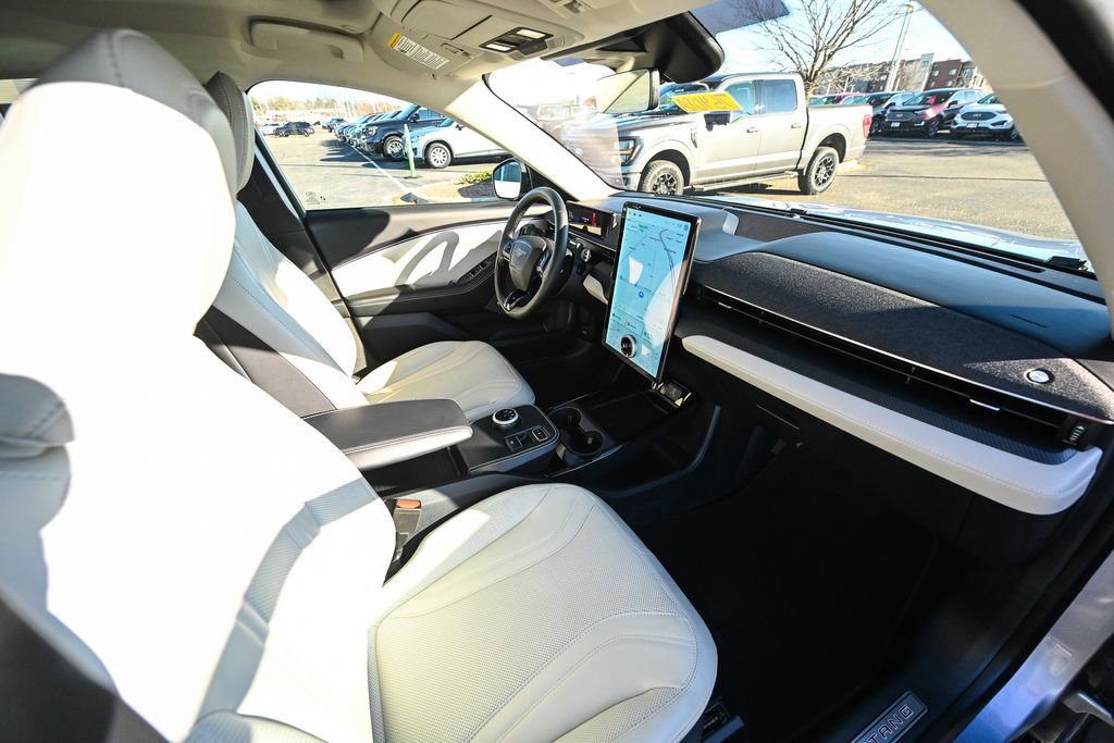 Certified 2022 Ford Mustang Mach-E Premium image 27