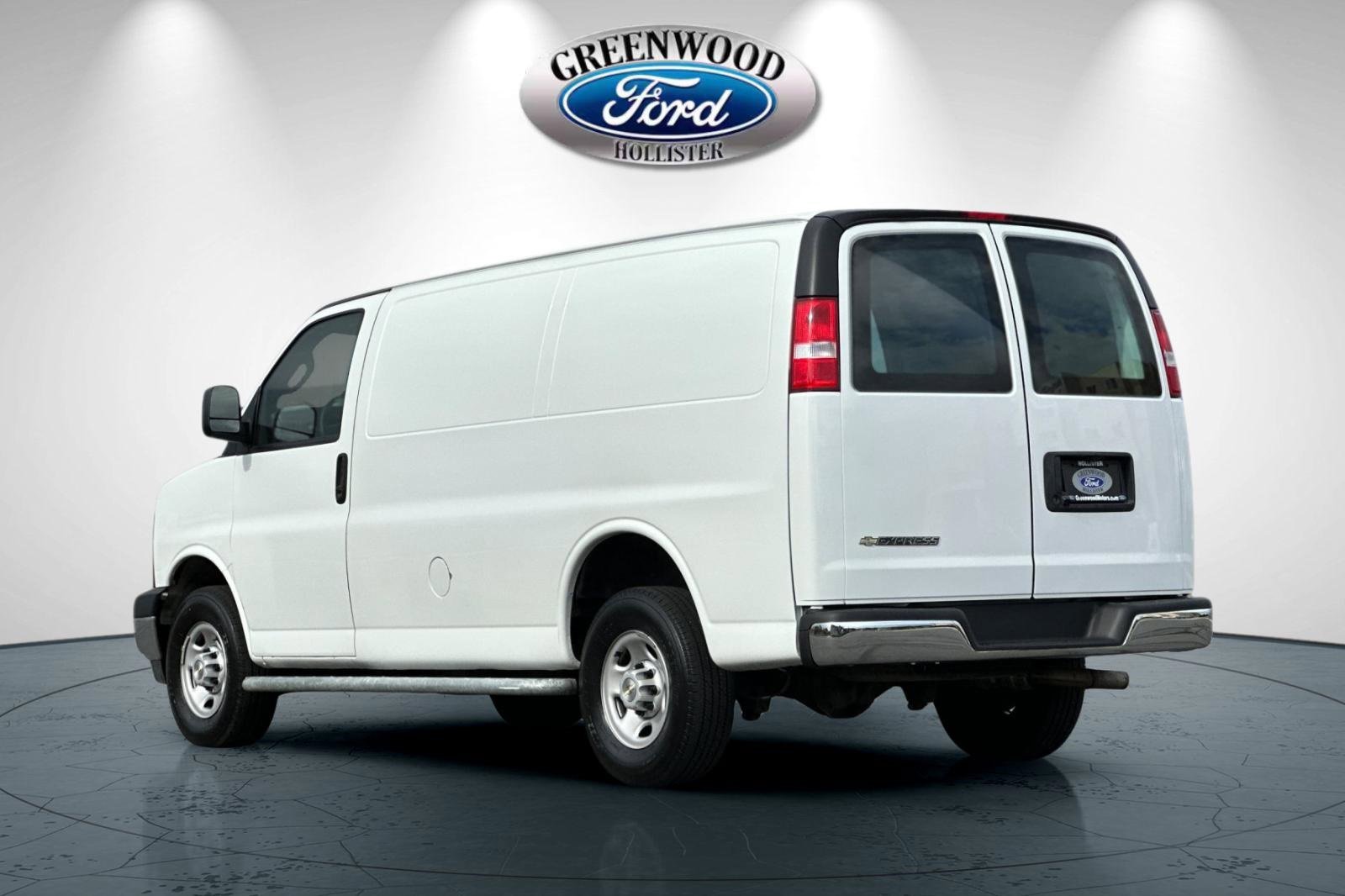 Used 2023 Chevrolet Express 2500 w/ Driver Convenience Package image 6