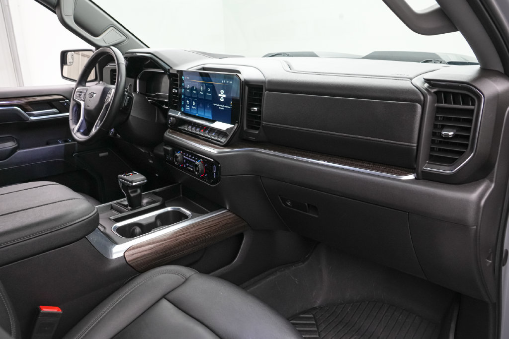Used 2024 Chevrolet Silverado 1500 LT Trail Boss w/ Convenience Package II AWD/4WD image 22