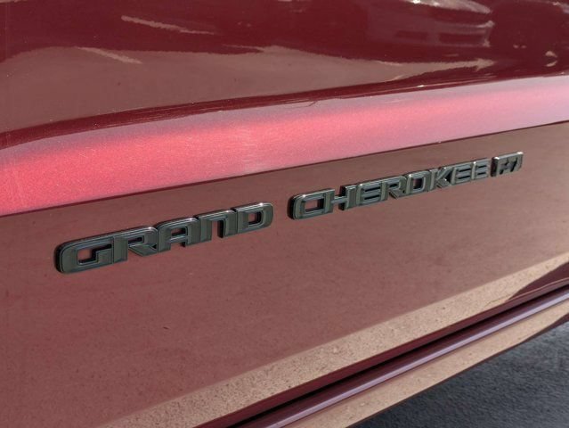 Used 2022 Jeep Grand Cherokee Laredo X RWD image 17
