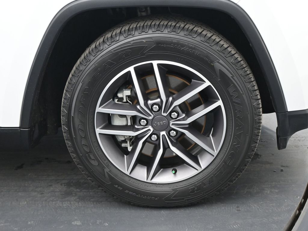 Used 2022 Jeep Grand Cherokee Limited w/ Tech Group image 25