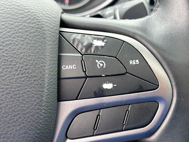 Used 2019 Jeep Cherokee Limited AWD/4WD image 18