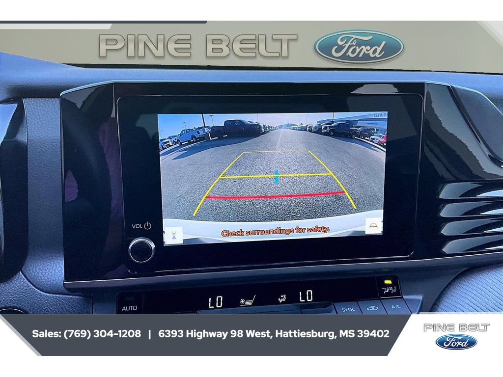 Used 2025 Toyota Camry SE w/ Convenience Package FWD image 15