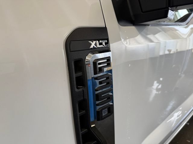 Certified 2025 Ford F350 XLT w/ FX4 Off-Road Package AWD/4WD image 28