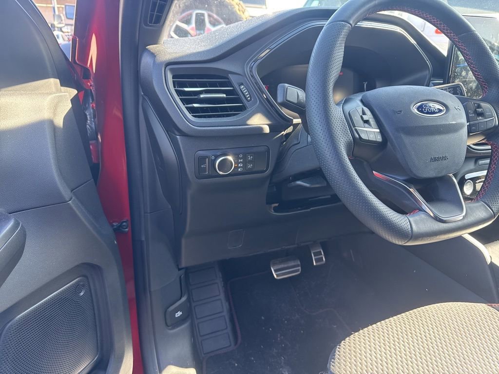 Certified 2023 Ford Escape ST-Line w/ Tech Pack #1 image 7