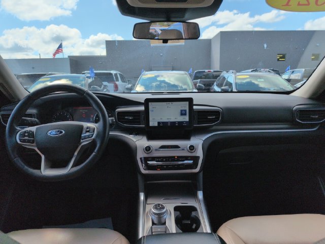 Certified 2021 Ford Explorer XLT w/ Equipment Group 202A AWD/4WD image 30