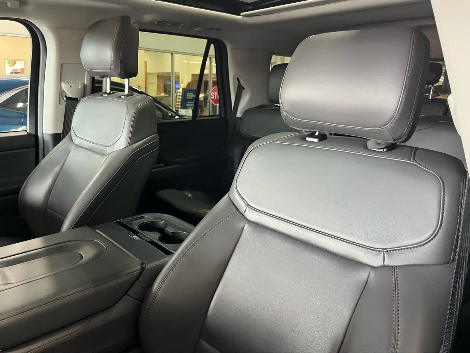 Certified 2025 Ford Expedition Active AWD/4WD image 24