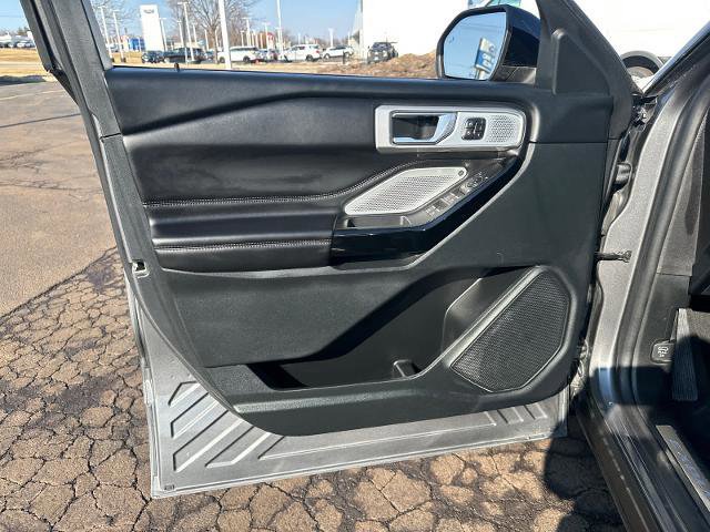 Certified 2023 Ford Explorer Platinum w/ Technology Package image 30