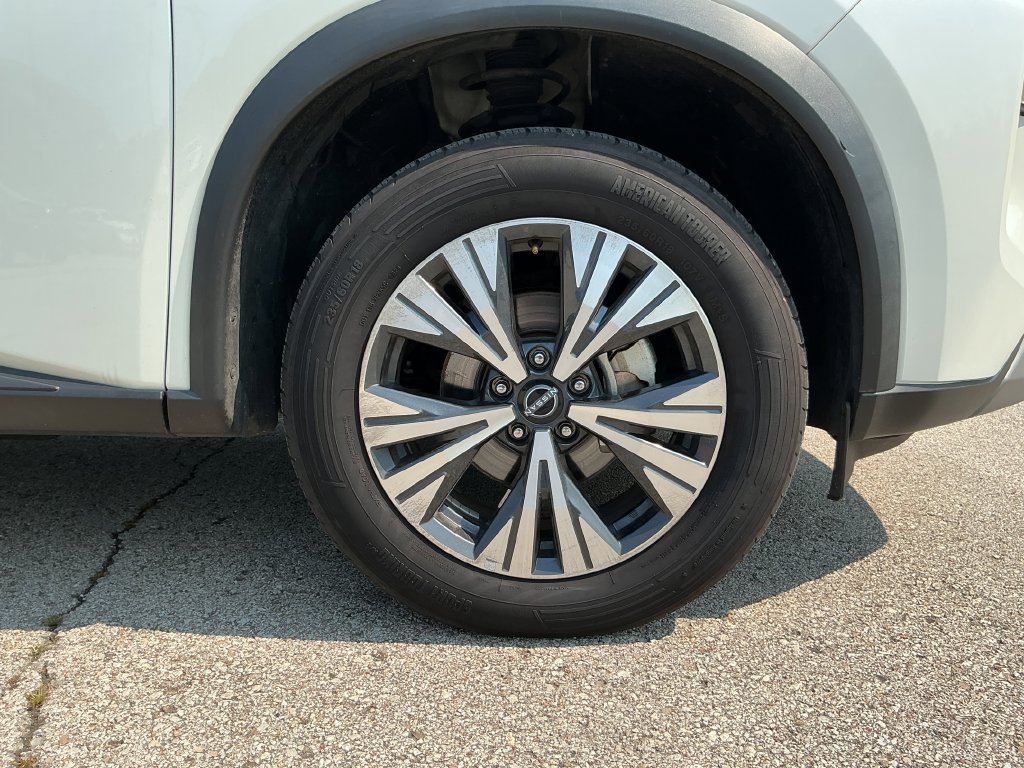 Used 2023 Nissan Rogue SV AWD/4WD image 12
