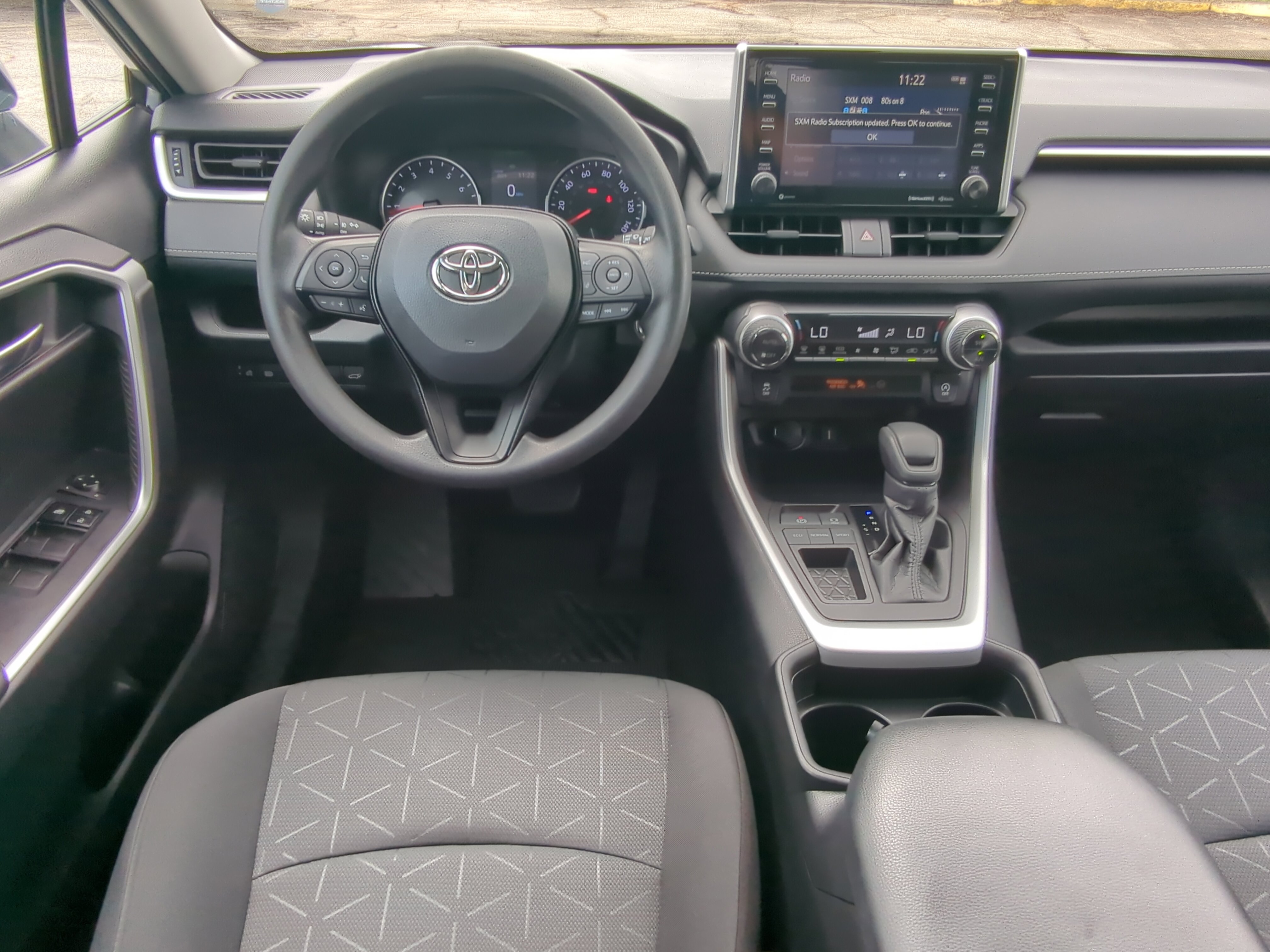 Used 2021 Toyota RAV4 XLE w/ Convenience Package FWD image 14