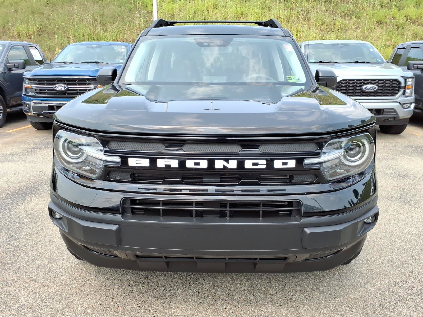 Certified 2023 Ford Bronco Sport Outer Banks w/ Tech Package AWD/4WD image 2