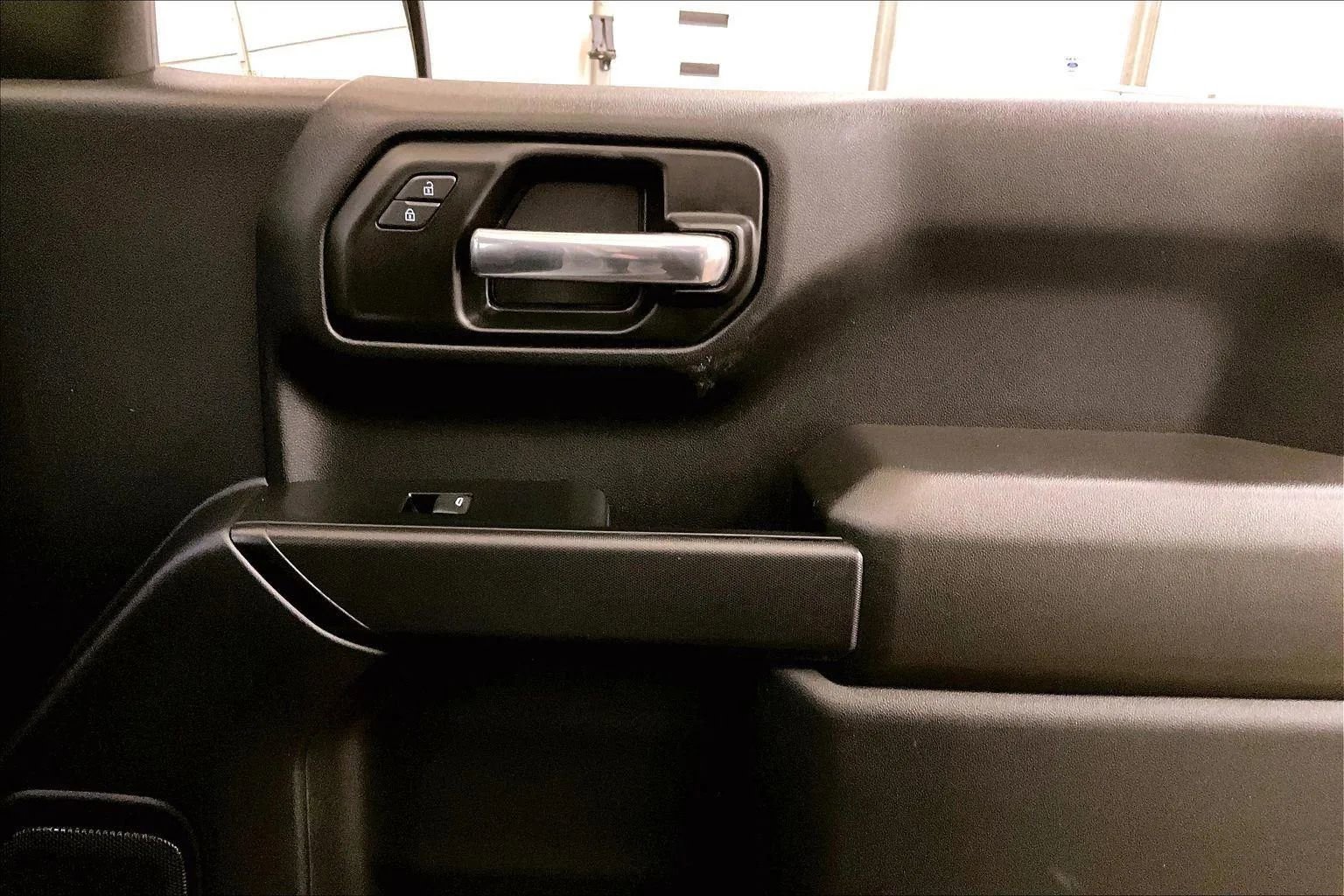 Used 2024 Chevrolet Silverado 1500 Custom image 23